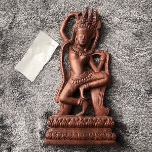 Intricate hand carved wooden Buddhist Art statue (Apsara). NWT